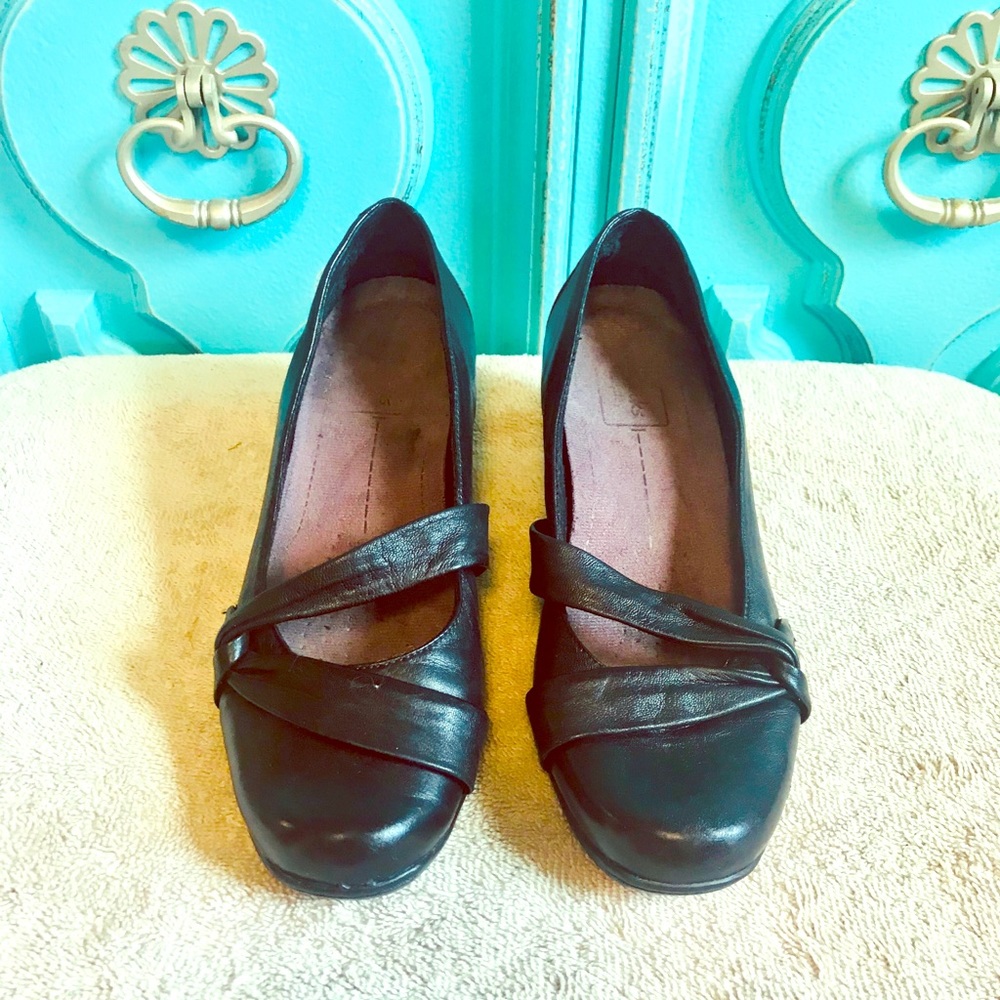 Clarks Black Pumps with Active Air